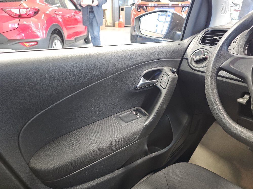 VW Polo bei Hoffmann Automobile in Wolfsburg kaufen und sofort mitnehmen - Bild 11