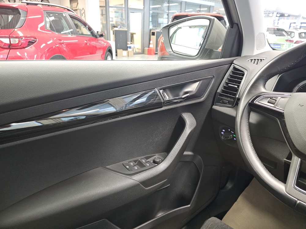 Skoda Karoq bei Hoffmann Automobile in Wolfsburg kaufen und sofort mitnehmen - Bild 15