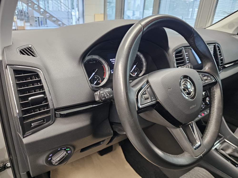 Skoda Karoq bei Hoffmann Automobile in Wolfsburg kaufen und sofort mitnehmen - Bild 17