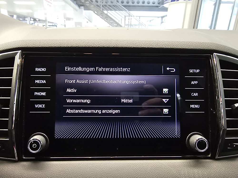 Skoda Karoq bei Hoffmann Automobile in Wolfsburg kaufen und sofort mitnehmen - Bild 9