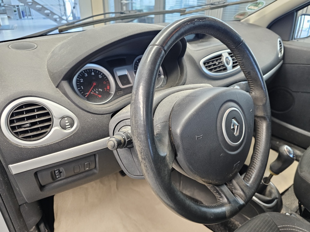 Renault Clio Grandtour bei Hoffmann Automobile in Wolfsburg kaufen und sofort mitnehmen - Bild 9