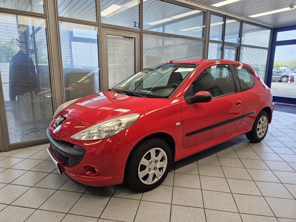 Peugeot 206  für nur 1.600,- € bei Hoffmann Automobile in Wolfsburg kaufen und sofort mitnehmen