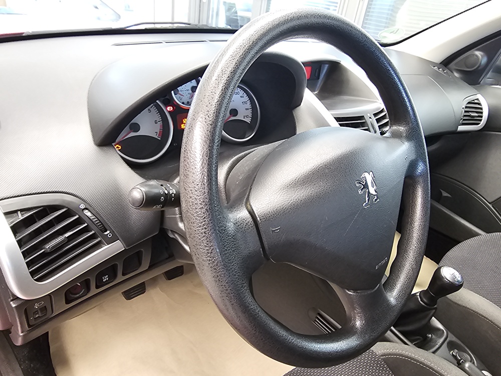 Peugeot 206 bei Hoffmann Automobile in Wolfsburg kaufen und sofort mitnehmen - Bild 10
