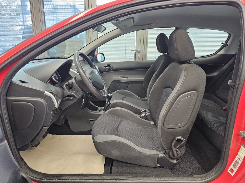 Peugeot 206 bei Hoffmann Automobile in Wolfsburg kaufen und sofort mitnehmen - Bild 11