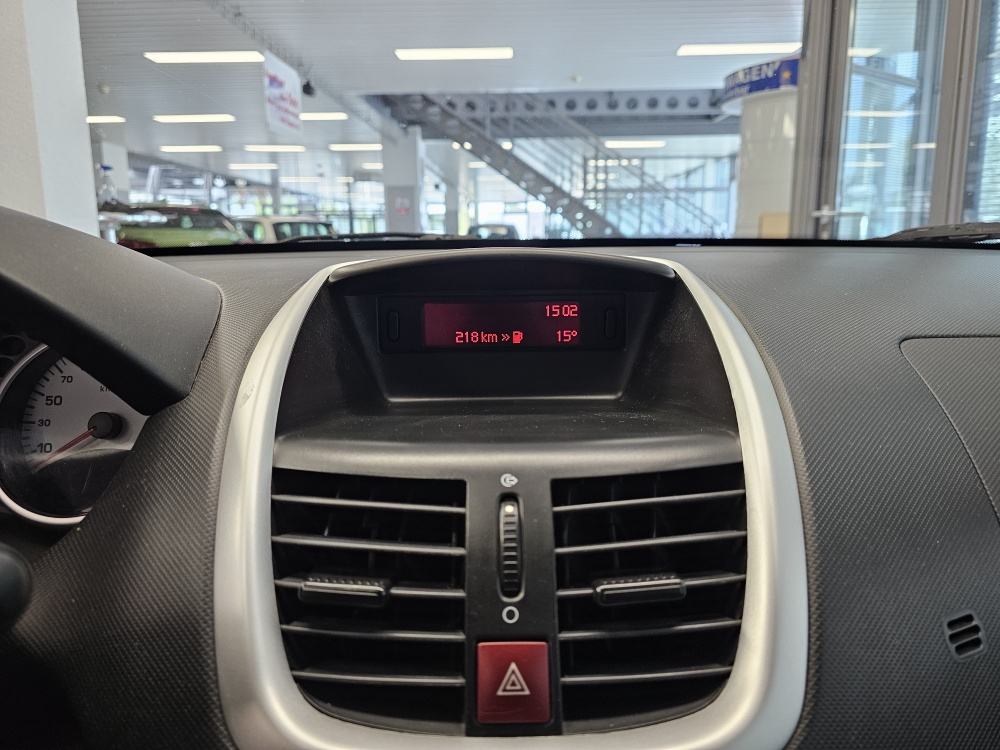Peugeot 206 bei Hoffmann Automobile in Wolfsburg kaufen und sofort mitnehmen - Bild 9