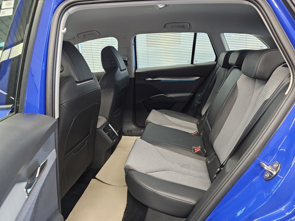 Skoda Enyaq bei Hoffmann Automobile in Wolfsburg kaufen und sofort mitnehmen - Bild 4