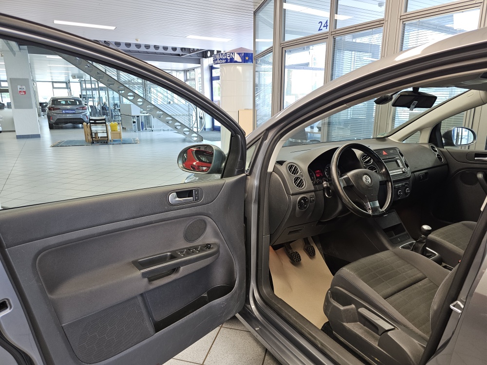 VW Golf Plus bei Hoffmann Automobile in Wolfsburg kaufen und sofort mitnehmen - Bild 12