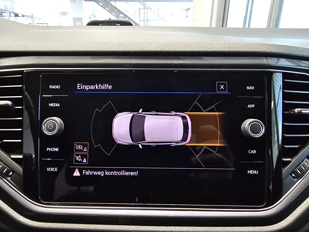 VW T-Roc bei Hoffmann Automobile in Wolfsburg kaufen und sofort mitnehmen - Bild 17