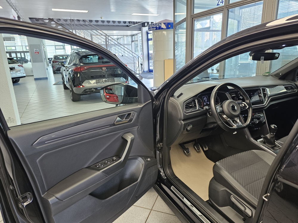 VW T-Roc bei Hoffmann Automobile in Wolfsburg kaufen und sofort mitnehmen - Bild 26