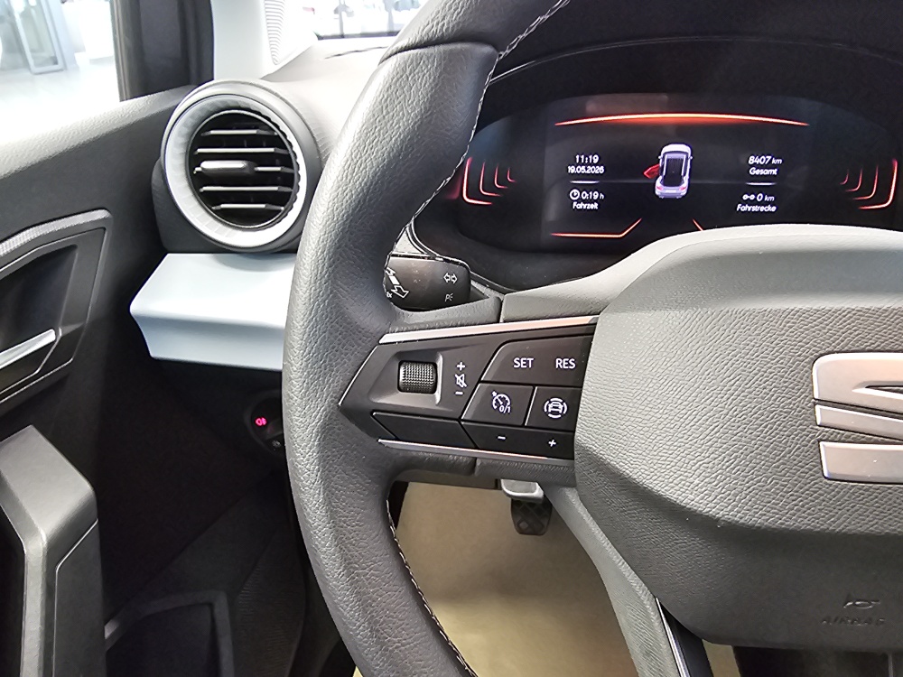 Seat Arona bei Hoffmann Automobile in Wolfsburg kaufen und sofort mitnehmen - Bild 16
