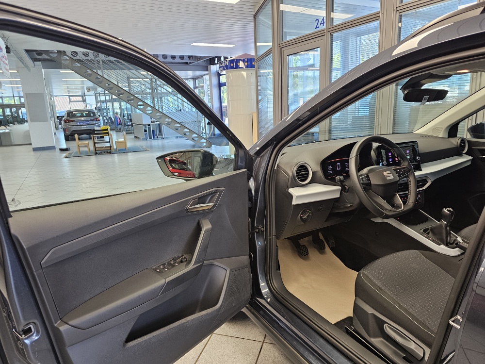 Seat Arona bei Hoffmann Automobile in Wolfsburg kaufen und sofort mitnehmen - Bild 21