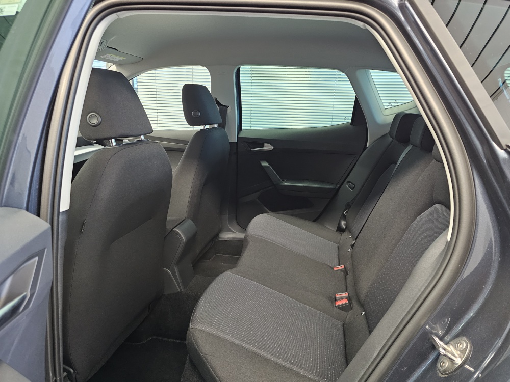 Seat Arona bei Hoffmann Automobile in Wolfsburg kaufen und sofort mitnehmen - Bild 4