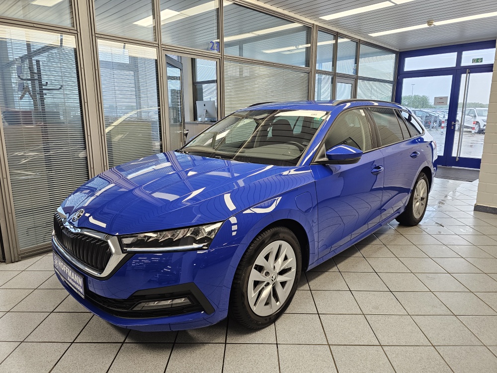 Skoda Octavia Combi Ambition für nur 22.900,- € bei Hoffmann Automobile in Wolfsburg kaufen und sofort mitnehmen