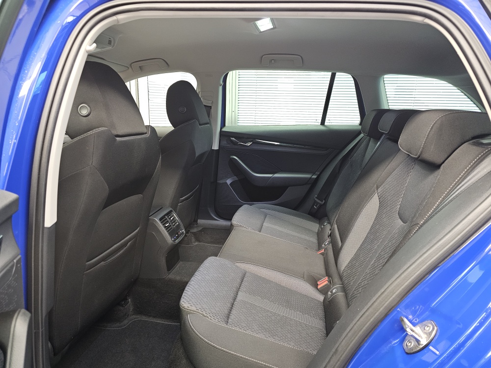 Skoda Octavia Combi bei Hoffmann Automobile in Wolfsburg kaufen und sofort mitnehmen - Bild 5