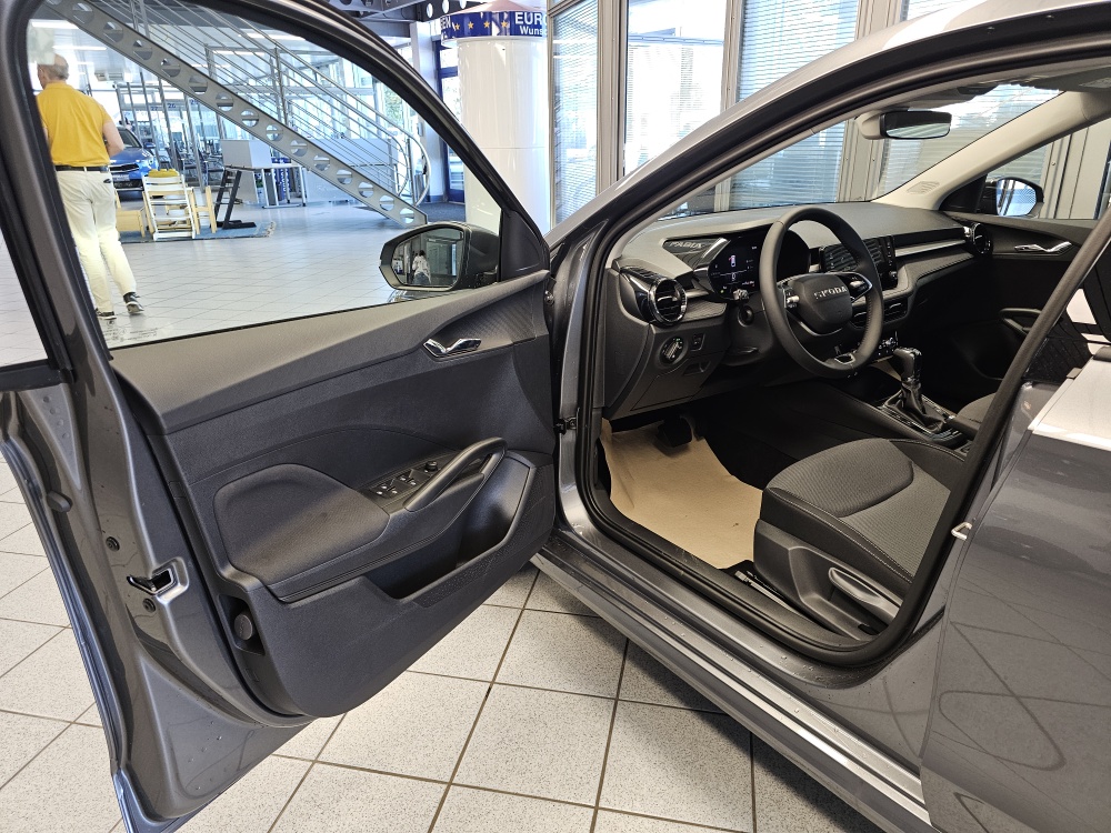 Skoda Fabia bei Hoffmann Automobile in Wolfsburg kaufen und sofort mitnehmen - Bild 21