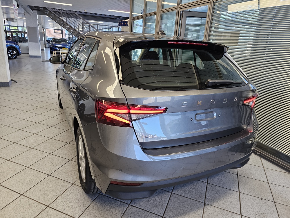 Skoda Fabia bei Hoffmann Automobile in Wolfsburg kaufen und sofort mitnehmen - Bild 3