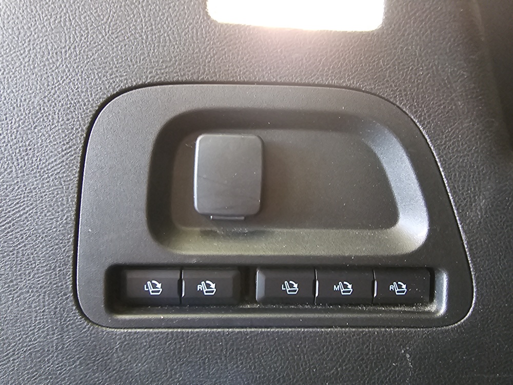 Ford S-Max bei Hoffmann Automobile in Wolfsburg kaufen und sofort mitnehmen - Bild 3