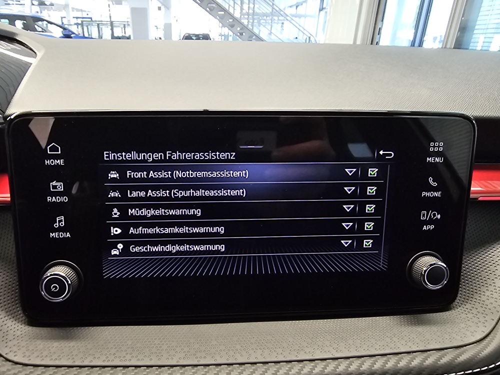 Skoda Fabia bei Hoffmann Automobile in Wolfsburg kaufen und sofort mitnehmen - Bild 12