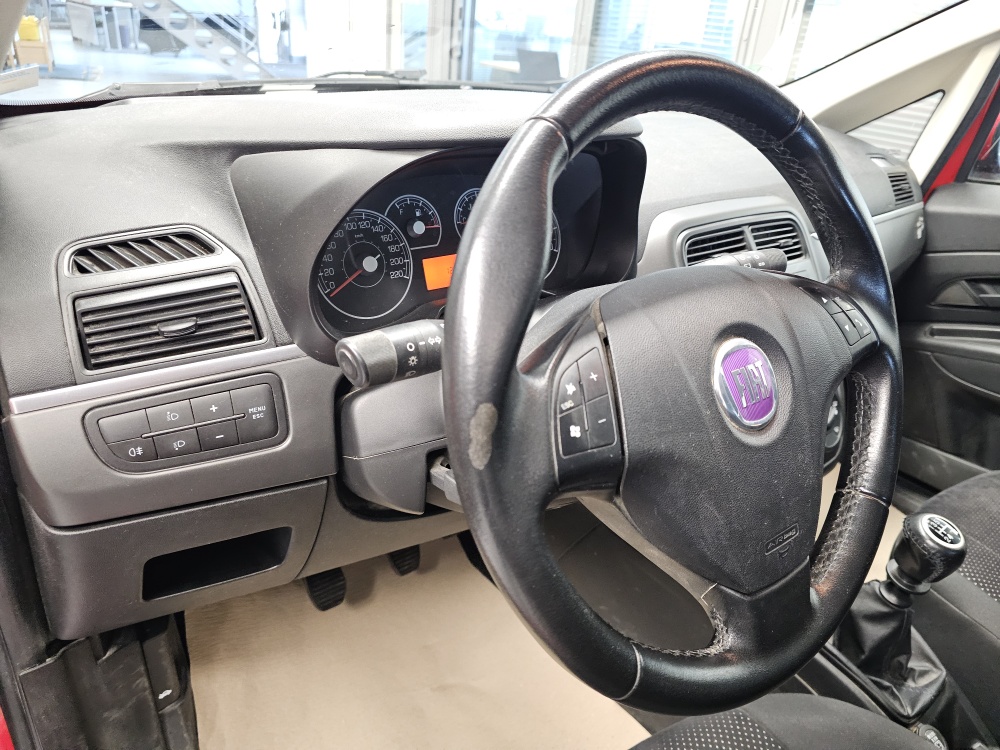 Fiat Grande Punto bei Hoffmann Automobile in Wolfsburg kaufen und sofort mitnehmen - Bild 12