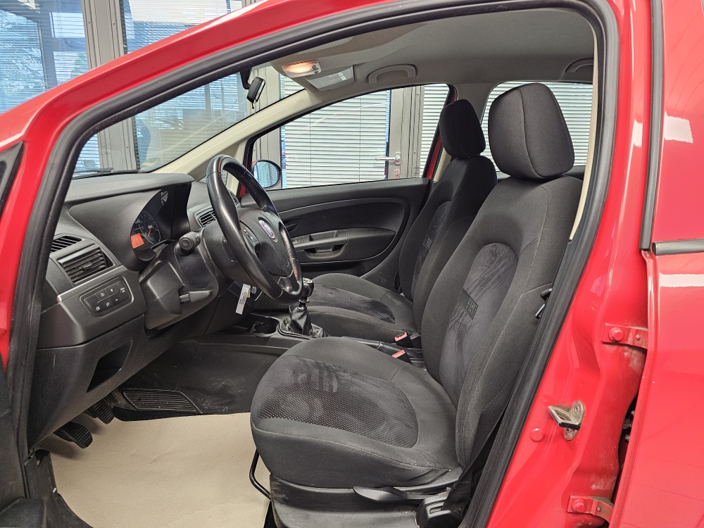 Fiat Grande Punto bei Hoffmann Automobile in Wolfsburg kaufen und sofort mitnehmen - Bild 13