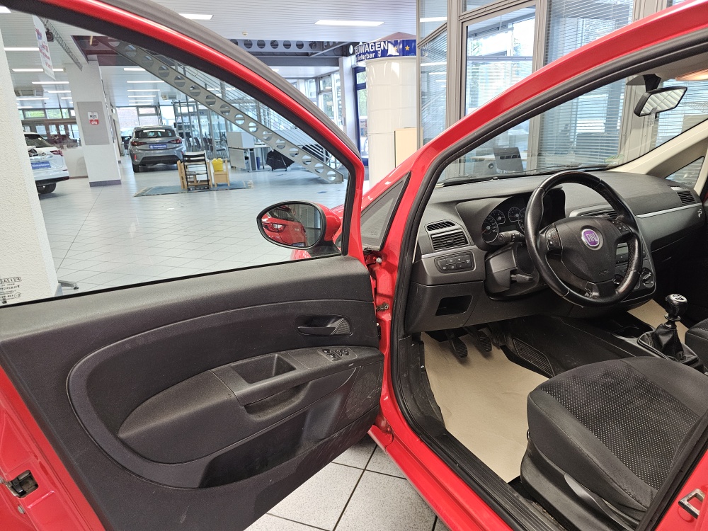 Fiat Grande Punto bei Hoffmann Automobile in Wolfsburg kaufen und sofort mitnehmen - Bild 14