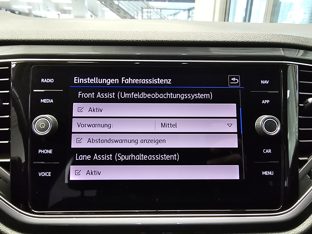 VW T-Roc bei Hoffmann Automobile in Wolfsburg kaufen und sofort mitnehmen - Bild 18