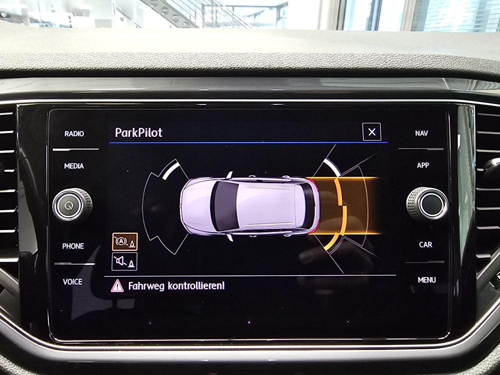 VW T-Roc bei Hoffmann Automobile in Wolfsburg kaufen und sofort mitnehmen - Bild 21