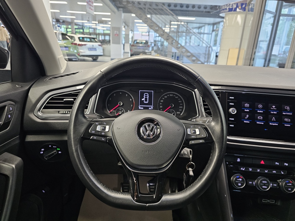 VW T-Roc bei Hoffmann Automobile in Wolfsburg kaufen und sofort mitnehmen - Bild 25