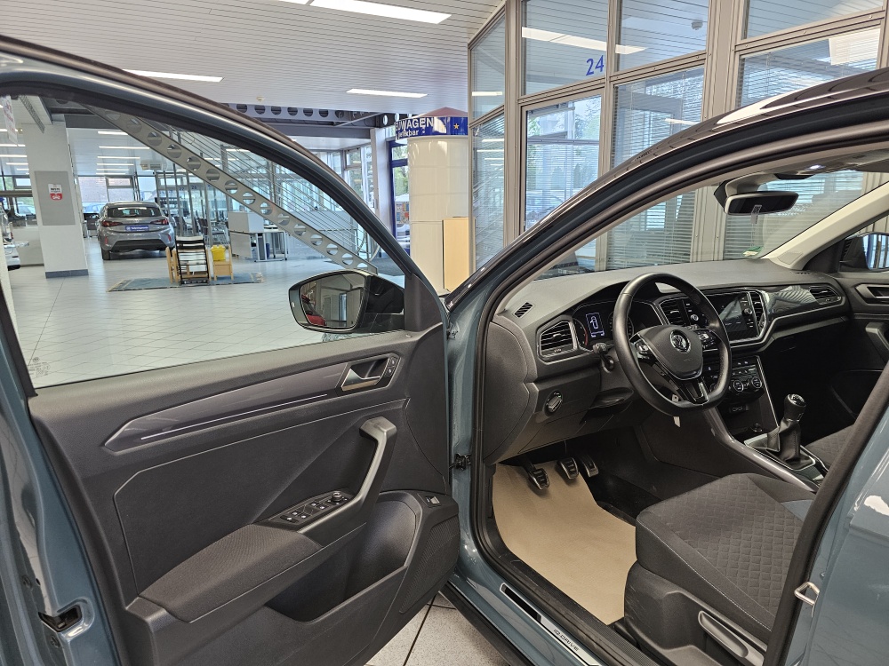 VW T-Roc bei Hoffmann Automobile in Wolfsburg kaufen und sofort mitnehmen - Bild 29