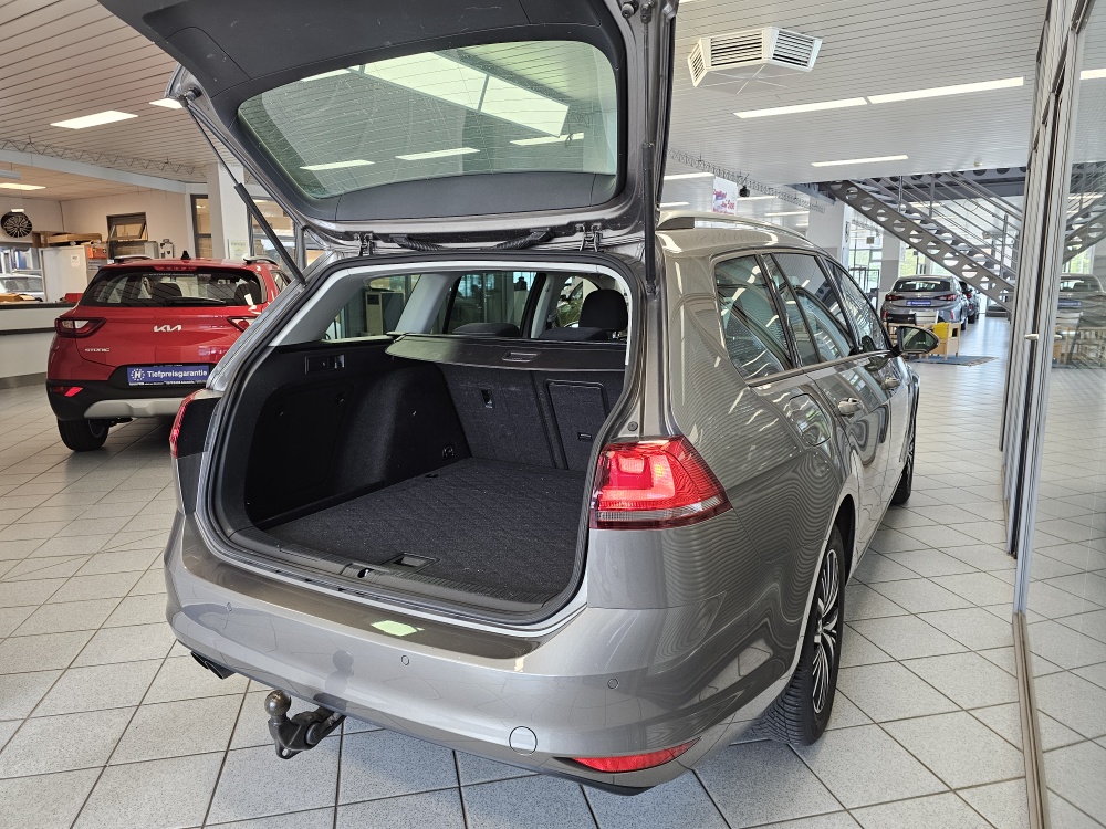 VW Golf Variant bei Hoffmann Automobile in Wolfsburg kaufen und sofort mitnehmen - Bild 2