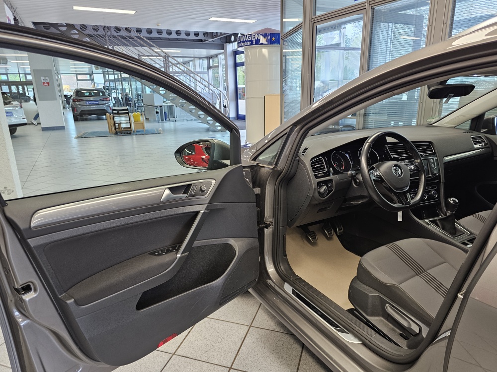 VW Golf Variant bei Hoffmann Automobile in Wolfsburg kaufen und sofort mitnehmen - Bild 22