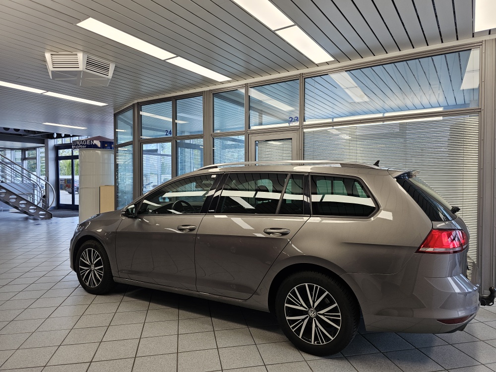 VW Golf Variant bei Hoffmann Automobile in Wolfsburg kaufen und sofort mitnehmen - Bild 23