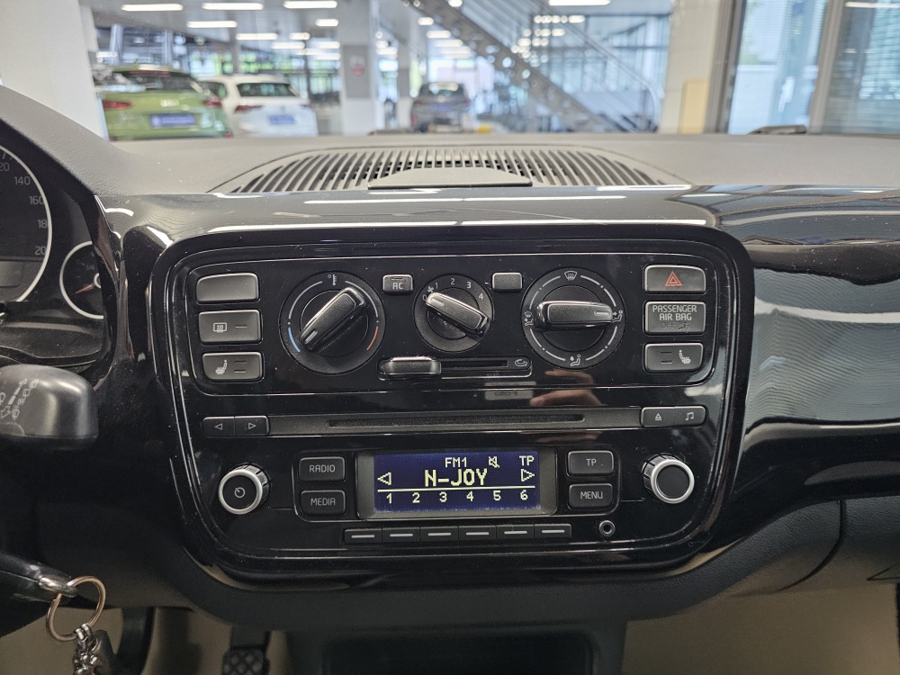 VW up! bei Hoffmann Automobile in Wolfsburg kaufen und sofort mitnehmen - Bild 7