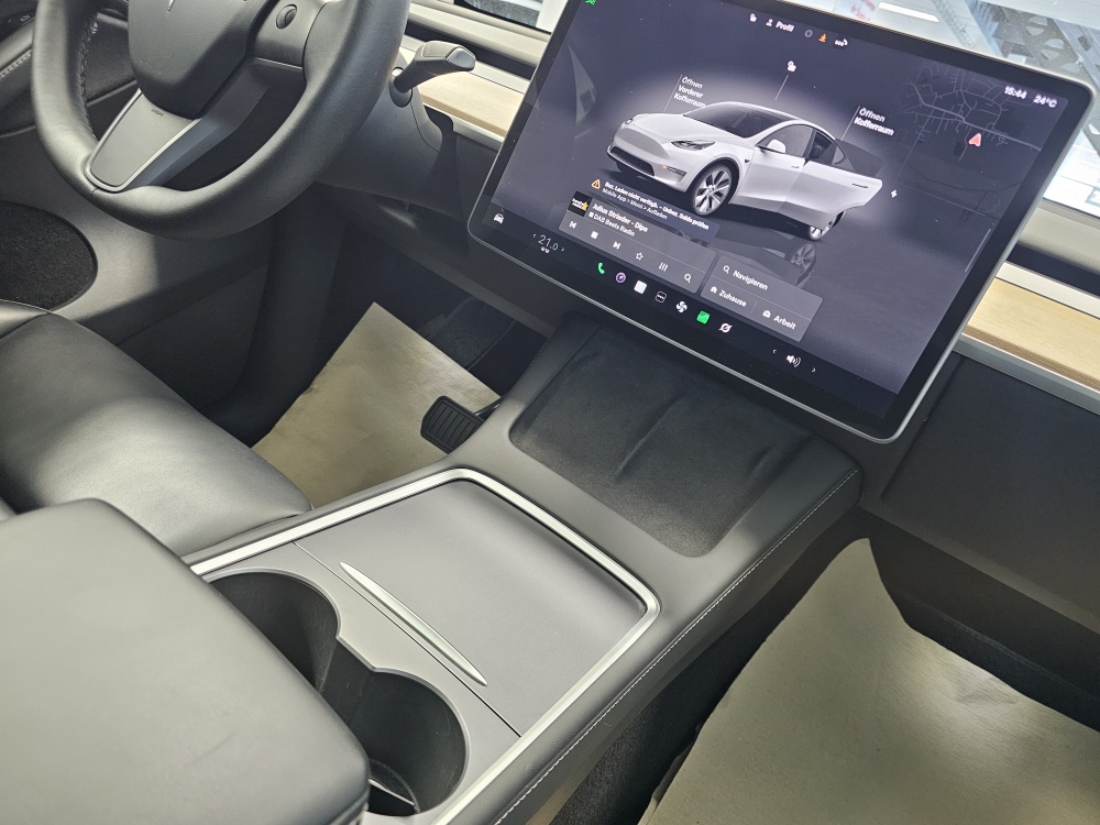 Tesla Model Y bei Hoffmann Automobile in Wolfsburg kaufen und sofort mitnehmen - Bild 10