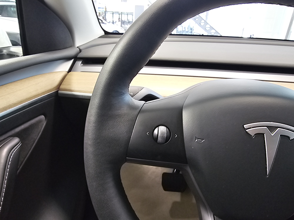 Tesla Model Y bei Hoffmann Automobile in Wolfsburg kaufen und sofort mitnehmen - Bild 20
