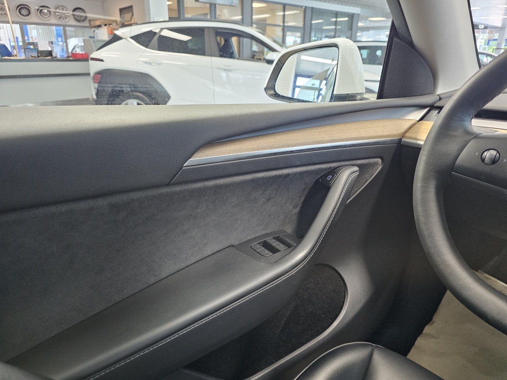 Tesla Model Y bei Hoffmann Automobile in Wolfsburg kaufen und sofort mitnehmen - Bild 21