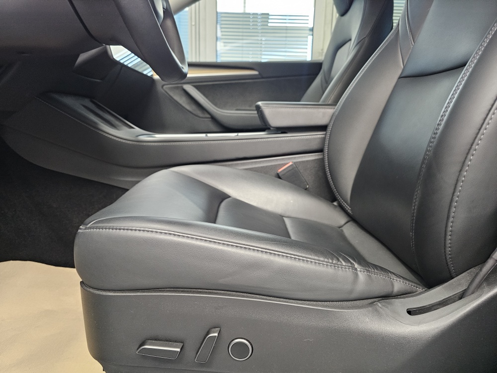 Tesla Model Y bei Hoffmann Automobile in Wolfsburg kaufen und sofort mitnehmen - Bild 24