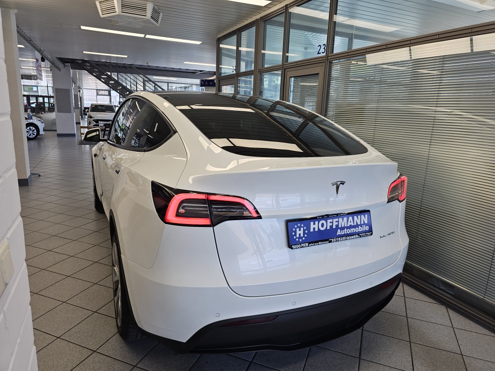 Tesla Model Y bei Hoffmann Automobile in Wolfsburg kaufen und sofort mitnehmen - Bild 5