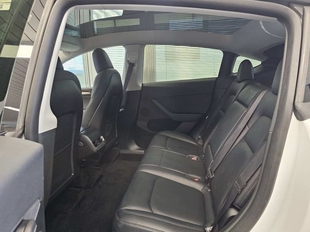 Tesla Model Y bei Hoffmann Automobile in Wolfsburg kaufen und sofort mitnehmen - Bild 6