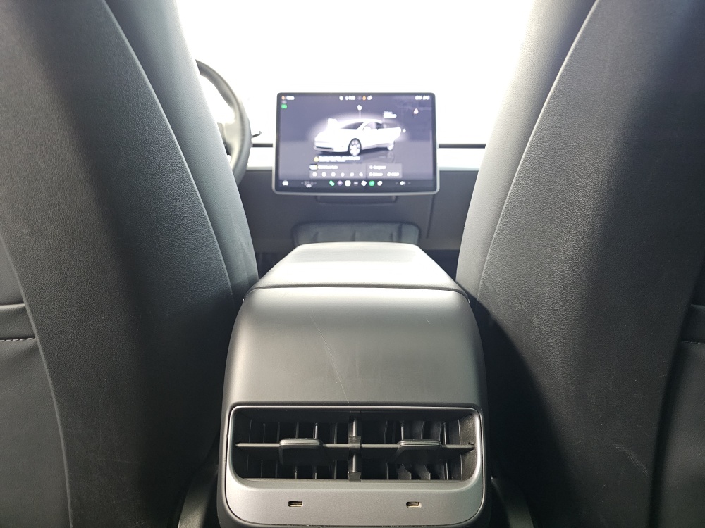 Tesla Model Y bei Hoffmann Automobile in Wolfsburg kaufen und sofort mitnehmen - Bild 8