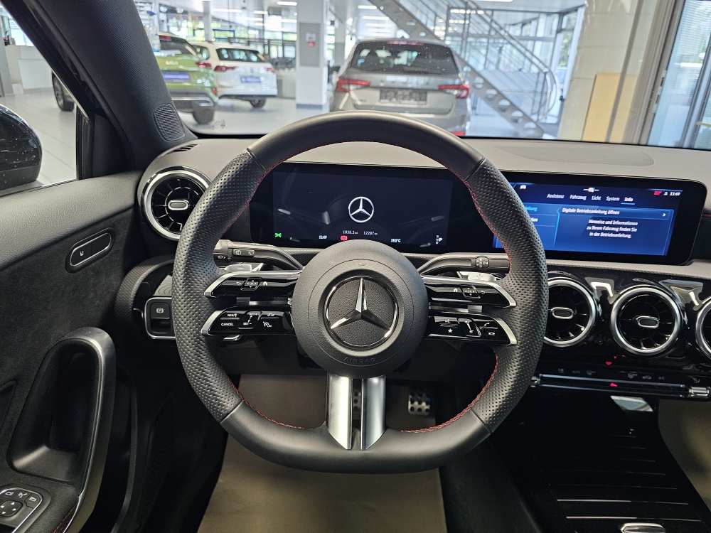 Mercedes-Benz A 200 bei Hoffmann Automobile in Wolfsburg kaufen und sofort mitnehmen - Bild 23