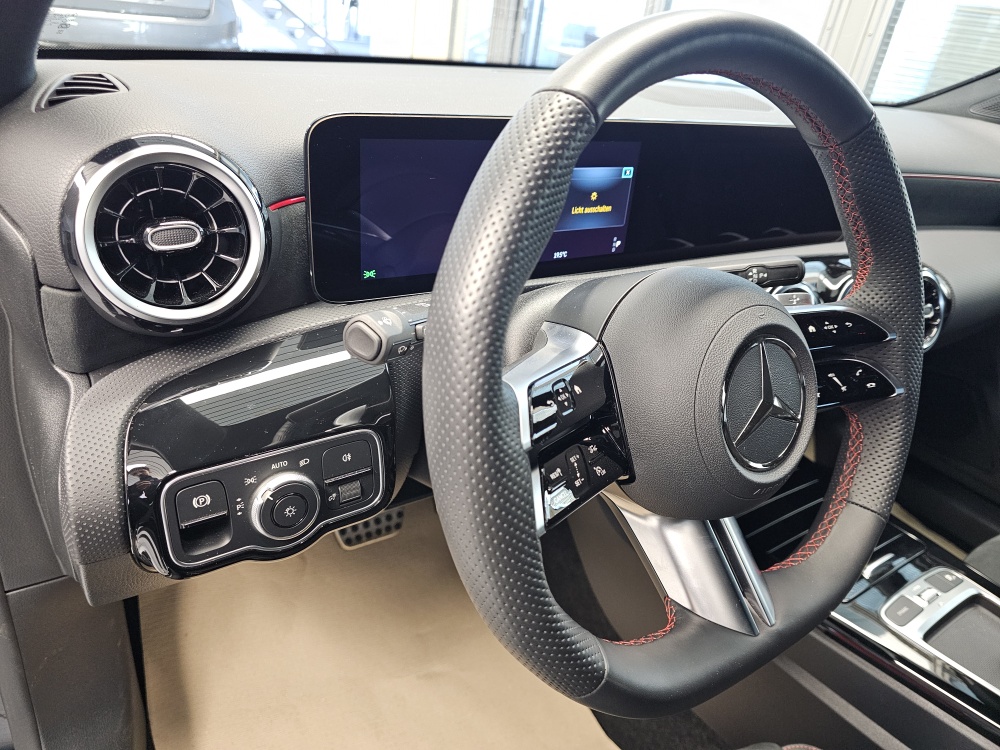 Mercedes-Benz A 200 bei Hoffmann Automobile in Wolfsburg kaufen und sofort mitnehmen - Bild 24