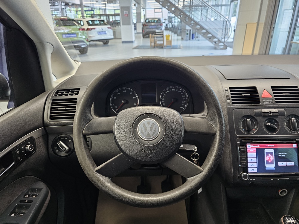VW Touran bei Hoffmann Automobile in Wolfsburg kaufen und sofort mitnehmen - Bild 12