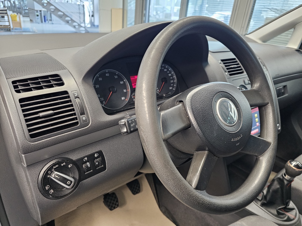 VW Touran bei Hoffmann Automobile in Wolfsburg kaufen und sofort mitnehmen - Bild 13