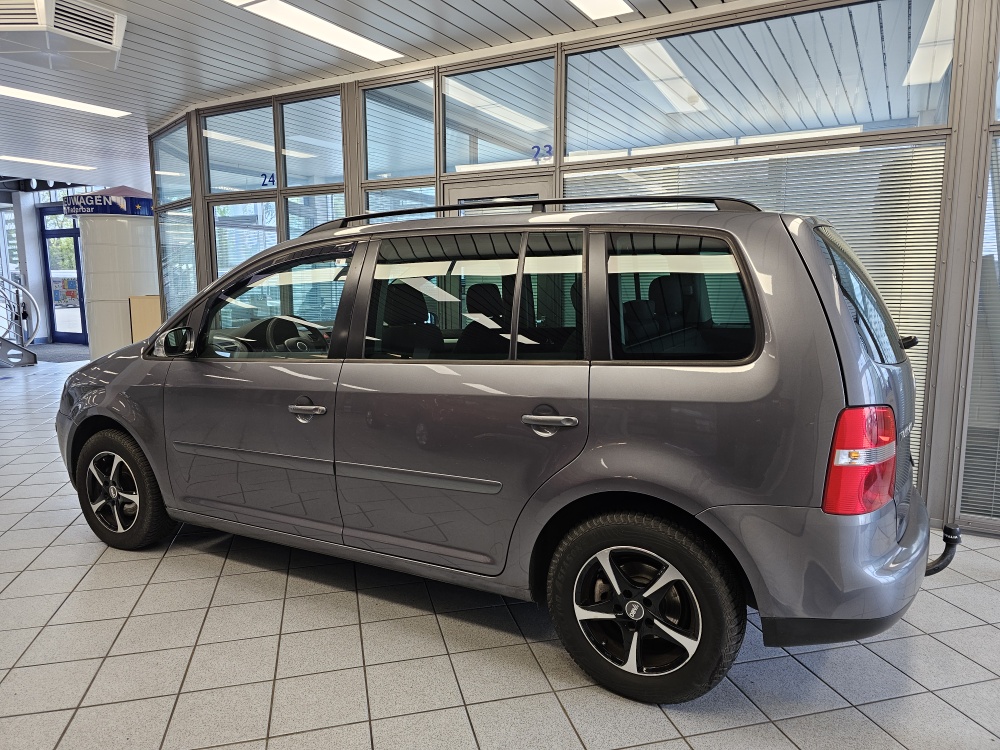 VW Touran bei Hoffmann Automobile in Wolfsburg kaufen und sofort mitnehmen - Bild 16