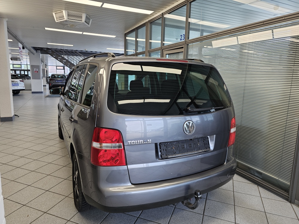 VW Touran bei Hoffmann Automobile in Wolfsburg kaufen und sofort mitnehmen - Bild 4