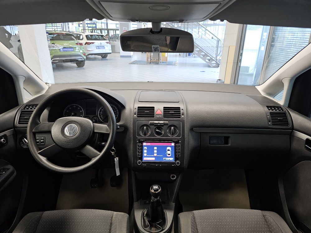 VW Touran bei Hoffmann Automobile in Wolfsburg kaufen und sofort mitnehmen - Bild 6