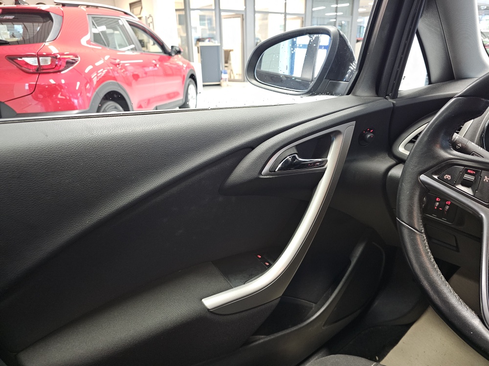 Opel Astra Sports Tourer bei Hoffmann Automobile in Wolfsburg kaufen und sofort mitnehmen - Bild 12