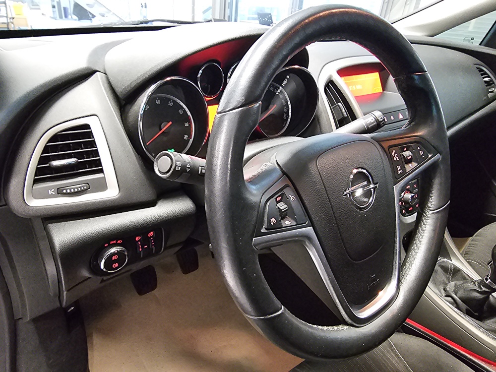 Opel Astra Sports Tourer bei Hoffmann Automobile in Wolfsburg kaufen und sofort mitnehmen - Bild 14