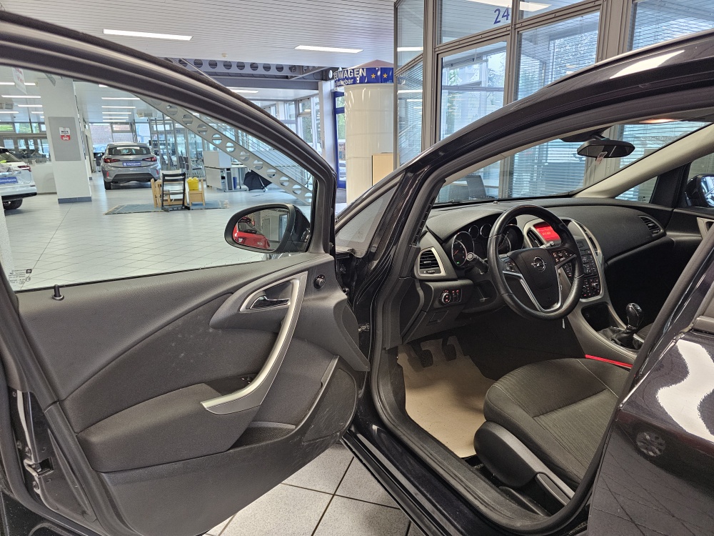 Opel Astra Sports Tourer bei Hoffmann Automobile in Wolfsburg kaufen und sofort mitnehmen - Bild 16